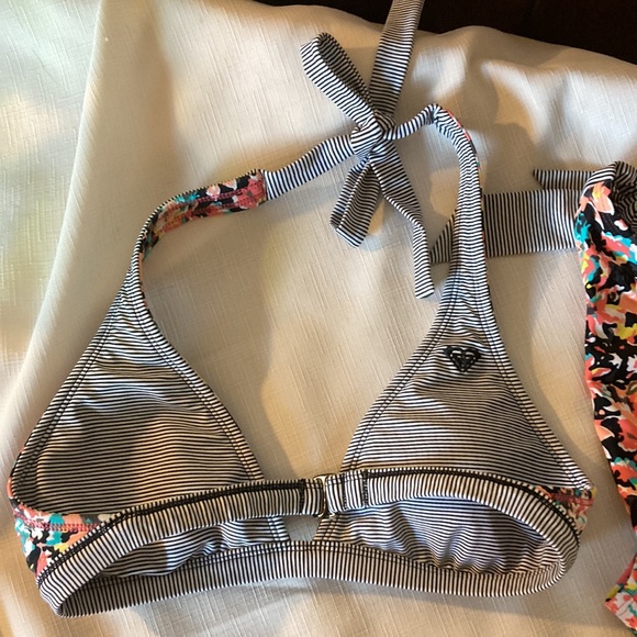 Roxy 2 piece swimsuit - Picture 5 of 6